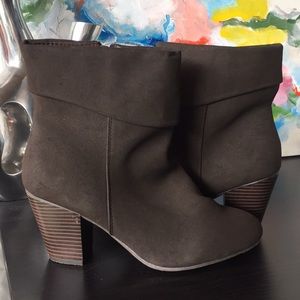 Cushion walk comfort booties